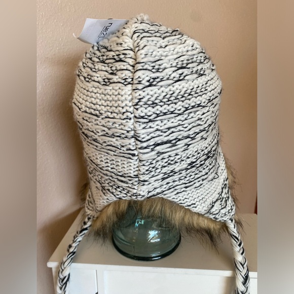 NWT Rue21 Deadstock Y2k Fur Lined Knit Hat with Braids - Picture 4 of 6